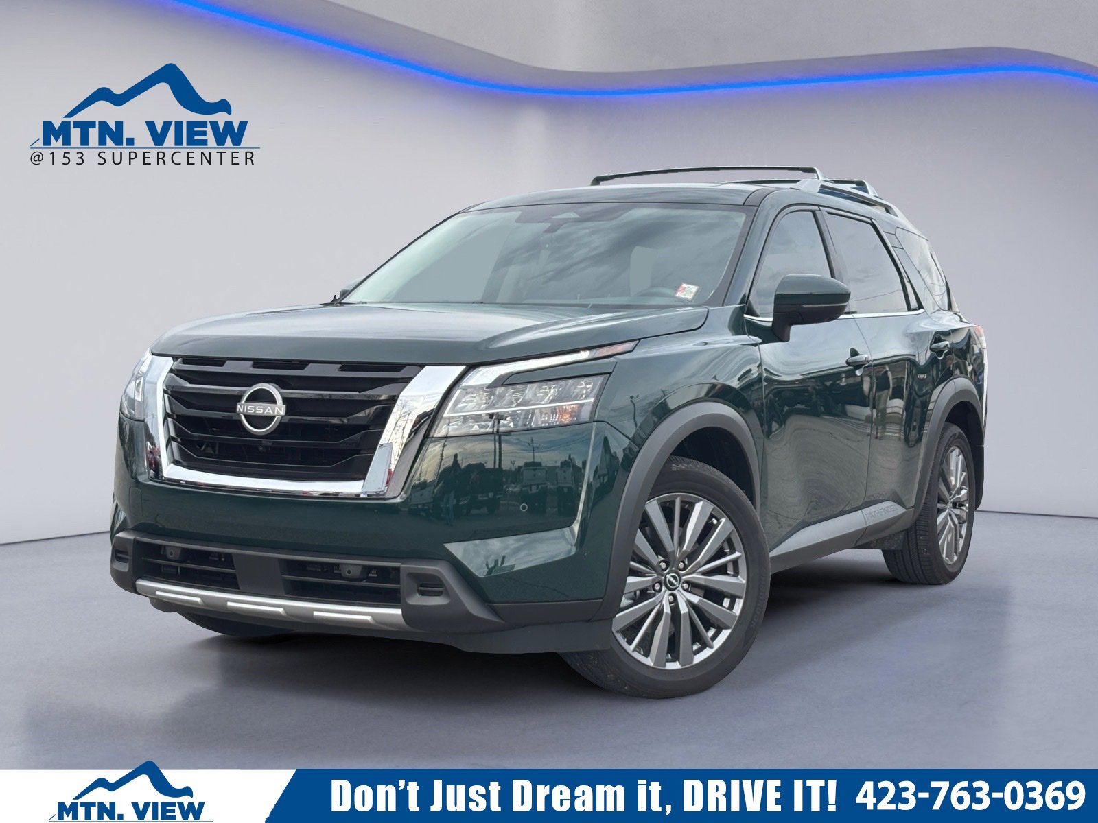 Used 2024 Nissan Pathfinder SL w/ SL Premium Package image 1