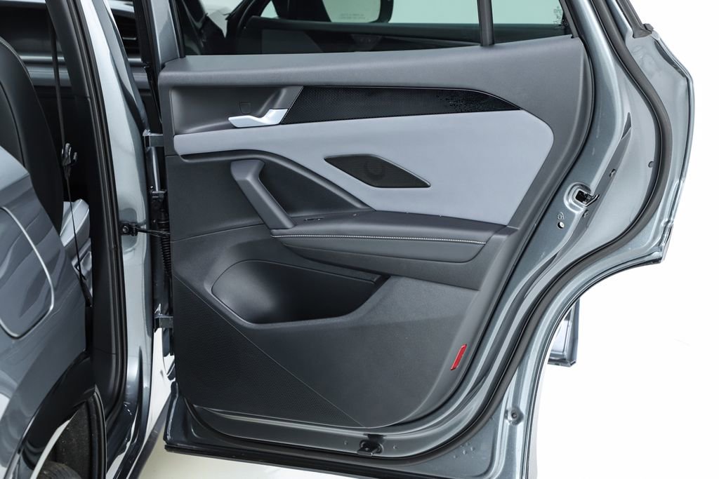 New 2026 Volkswagen Tiguan SE R-Line image 31