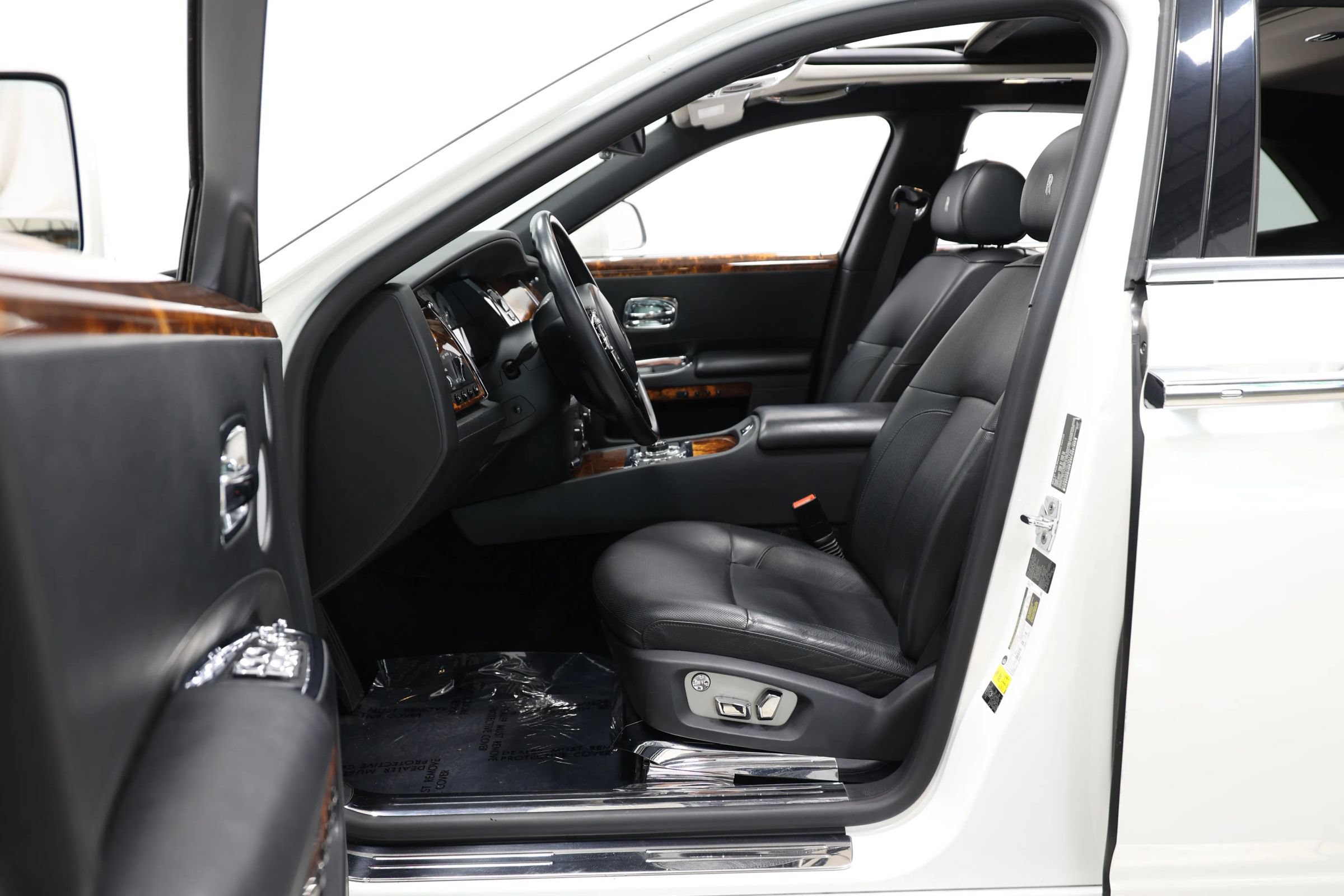 Used 2013 Rolls-Royce Ghost RWD image 15