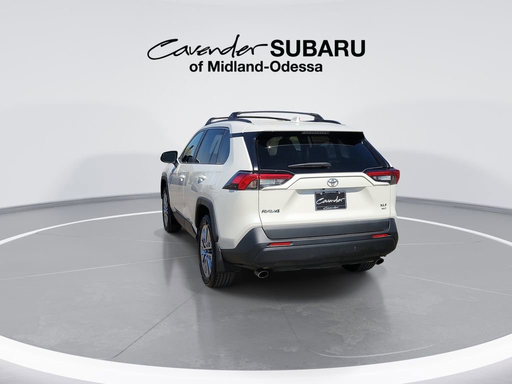 Used 2021 Toyota RAV4 XLE Premium image 6