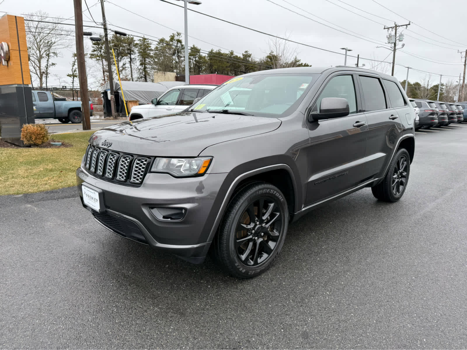 Used 2021 Jeep Grand Cherokee Laredo X image 4