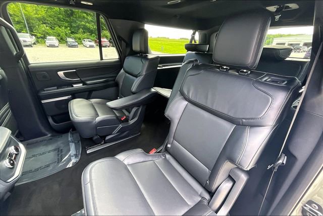 Used 2025 Ford Expedition Max Platinum w/ Stealth Performance Package AWD/4WD image 25