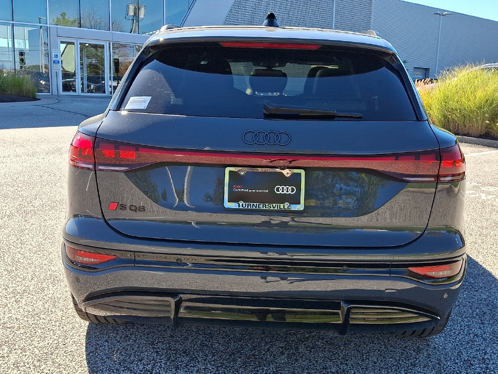 Certified 2025 Audi SQ6 e-tron Prestige AWD/4WD image 5