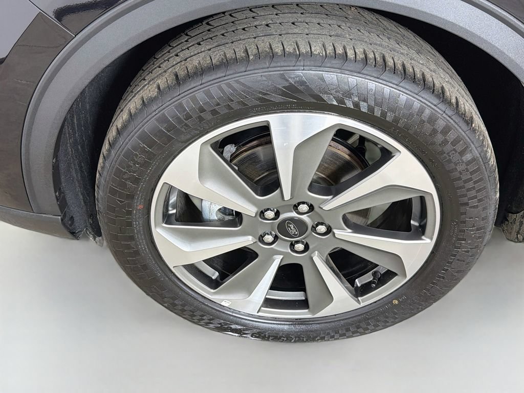 Used 2025 Ford Escape Platinum AWD/4WD image 19