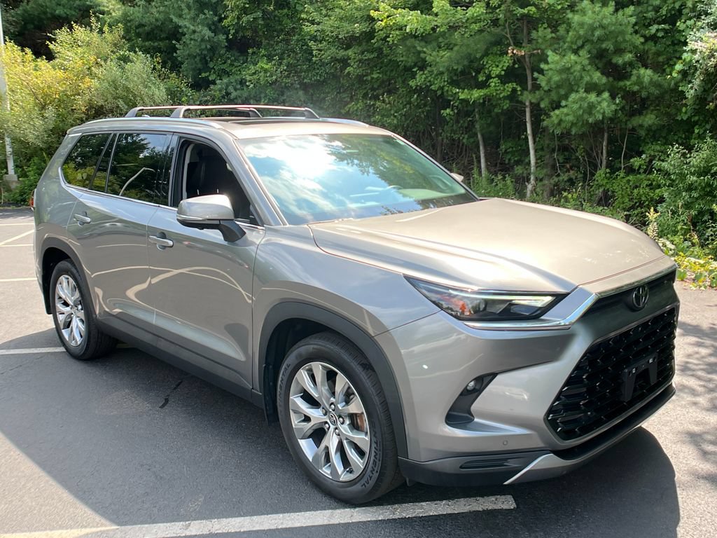 Used 2025 Toyota Grand Highlander AWD image 7