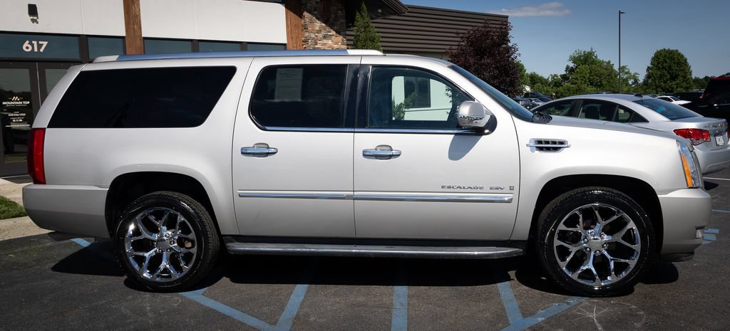 Used 2008 Cadillac Escalade ESV AWD image 24