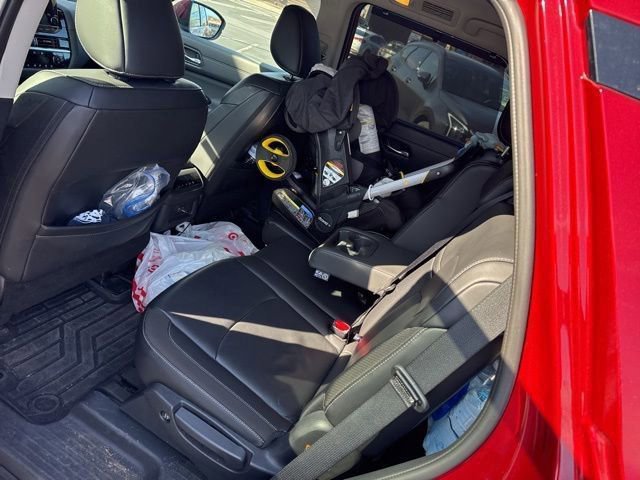 Used 2024 Nissan Pathfinder SL image 13