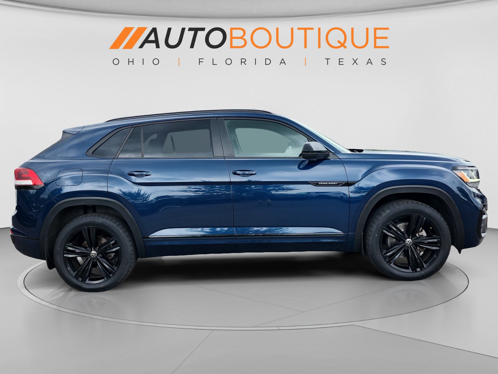 Used 2023 Volkswagen Atlas Cross Sport SEL R-Line AWD/4WD image 6