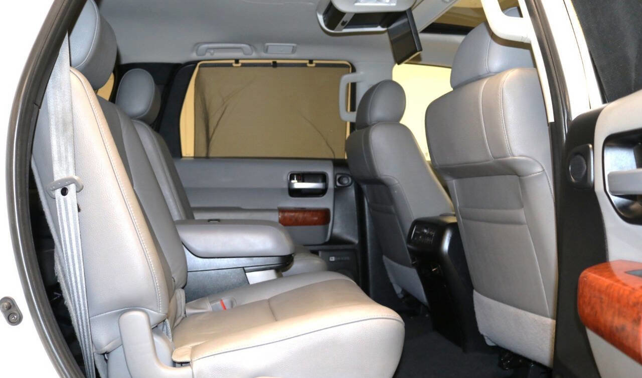 Used 2020 Toyota Sequoia Platinum image 21