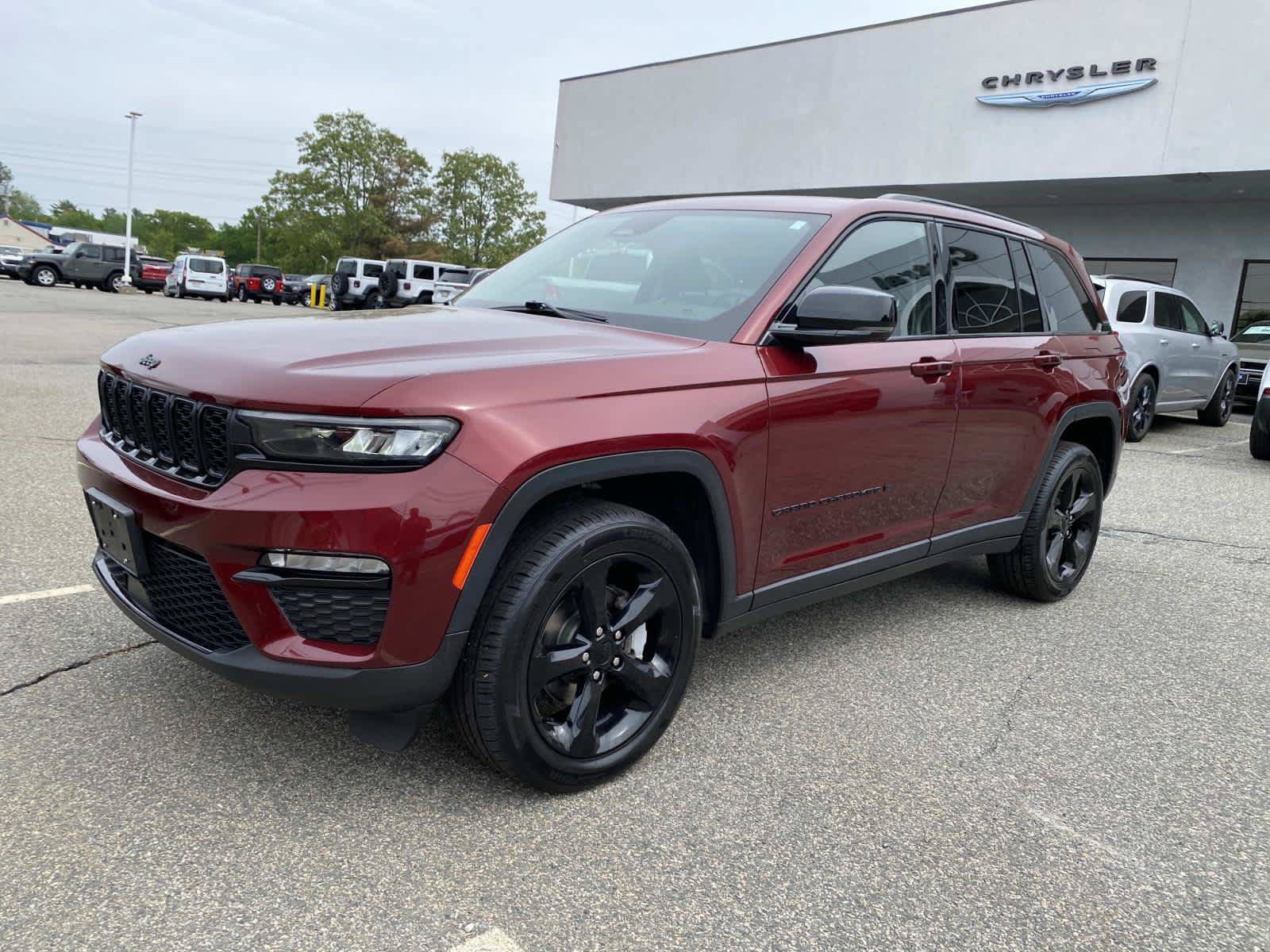 Certified 2023 Jeep Grand Cherokee Limited w/ Black Appearance Package AWD/4WD image 8