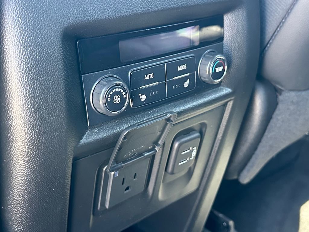 Used 2022 Chevrolet Traverse High Country image 24