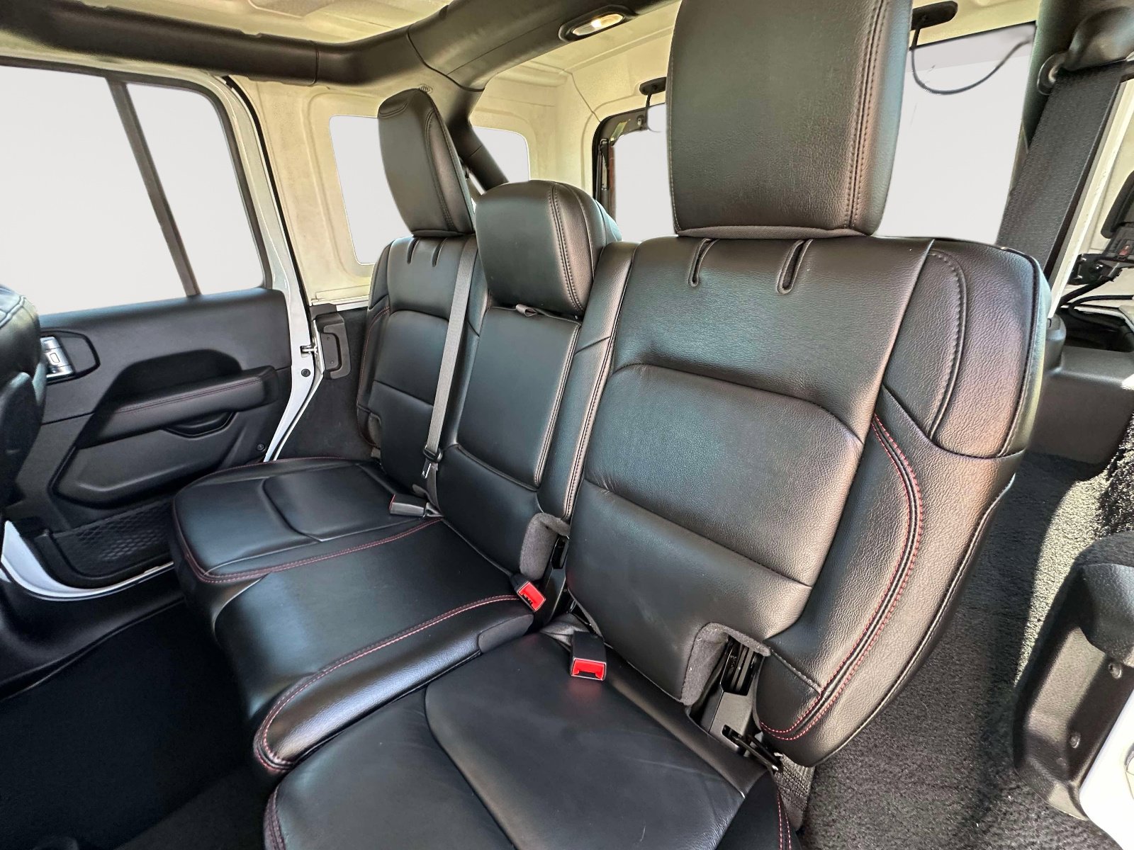 Used 2021 Jeep Wrangler Unlimited Rubicon AWD/4WD image 27