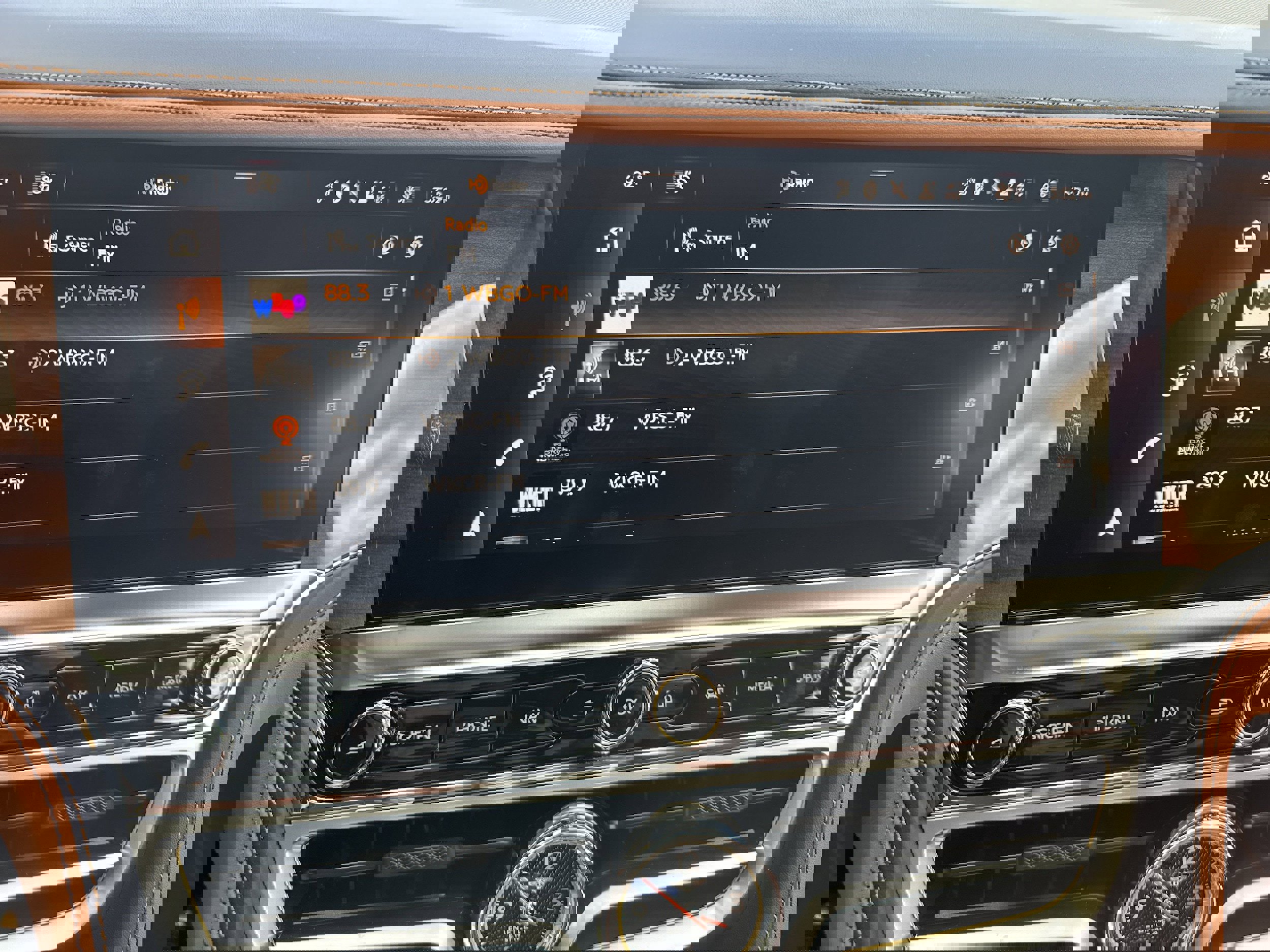 New 2025 Bentley Flying Spur Plug-In Hybrid image 25