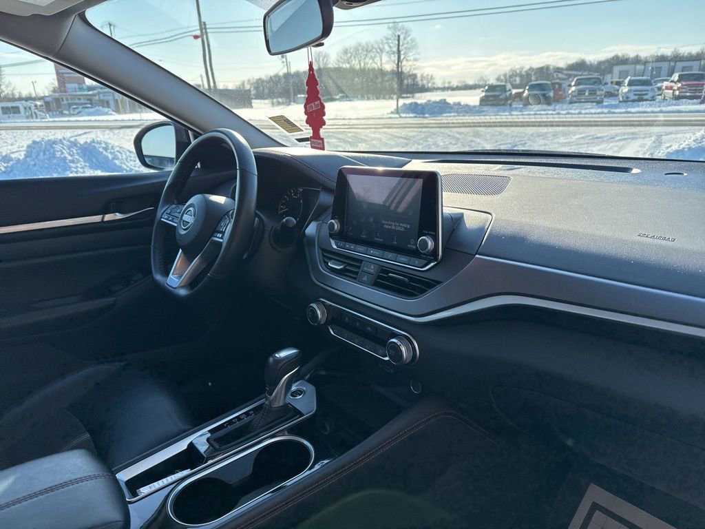 Used 2025 Nissan Altima 2.5 SR image 36
