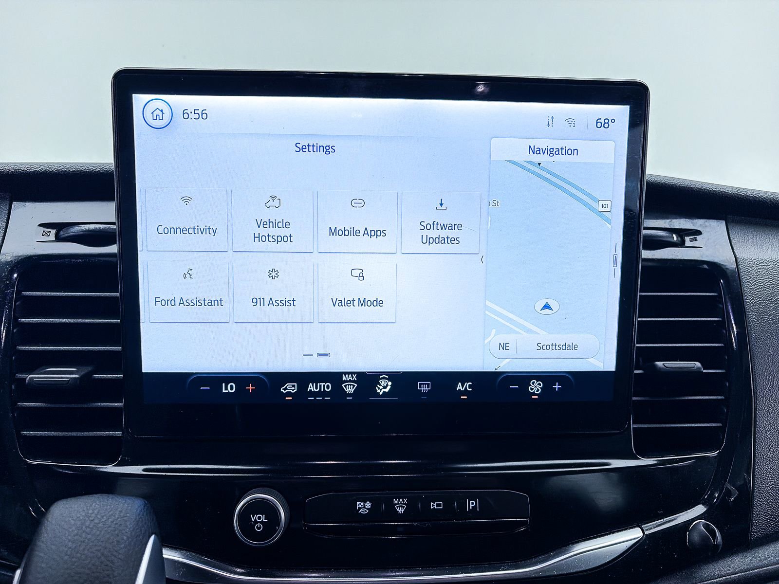 Used 2023 Ford Transit 350 XLT image 23