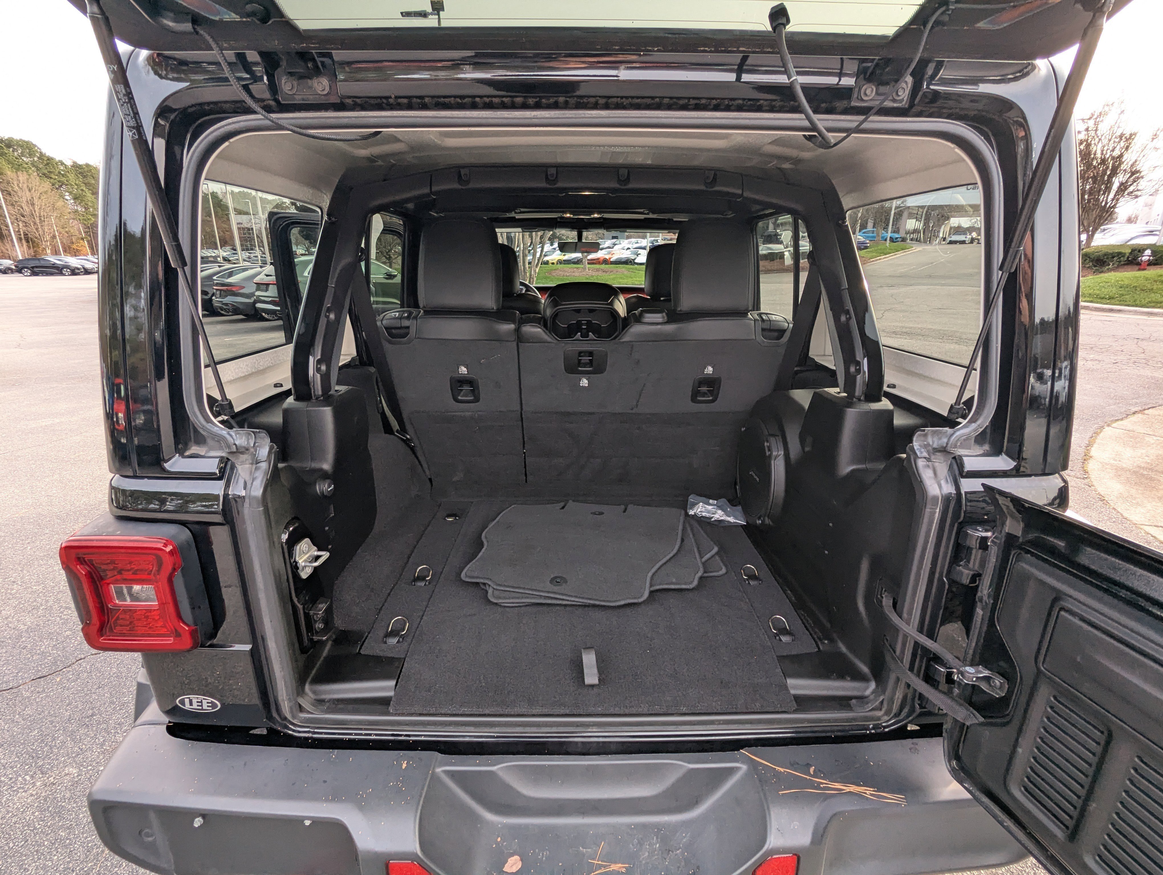 Used 2021 Jeep Wrangler Unlimited Rubicon image 14