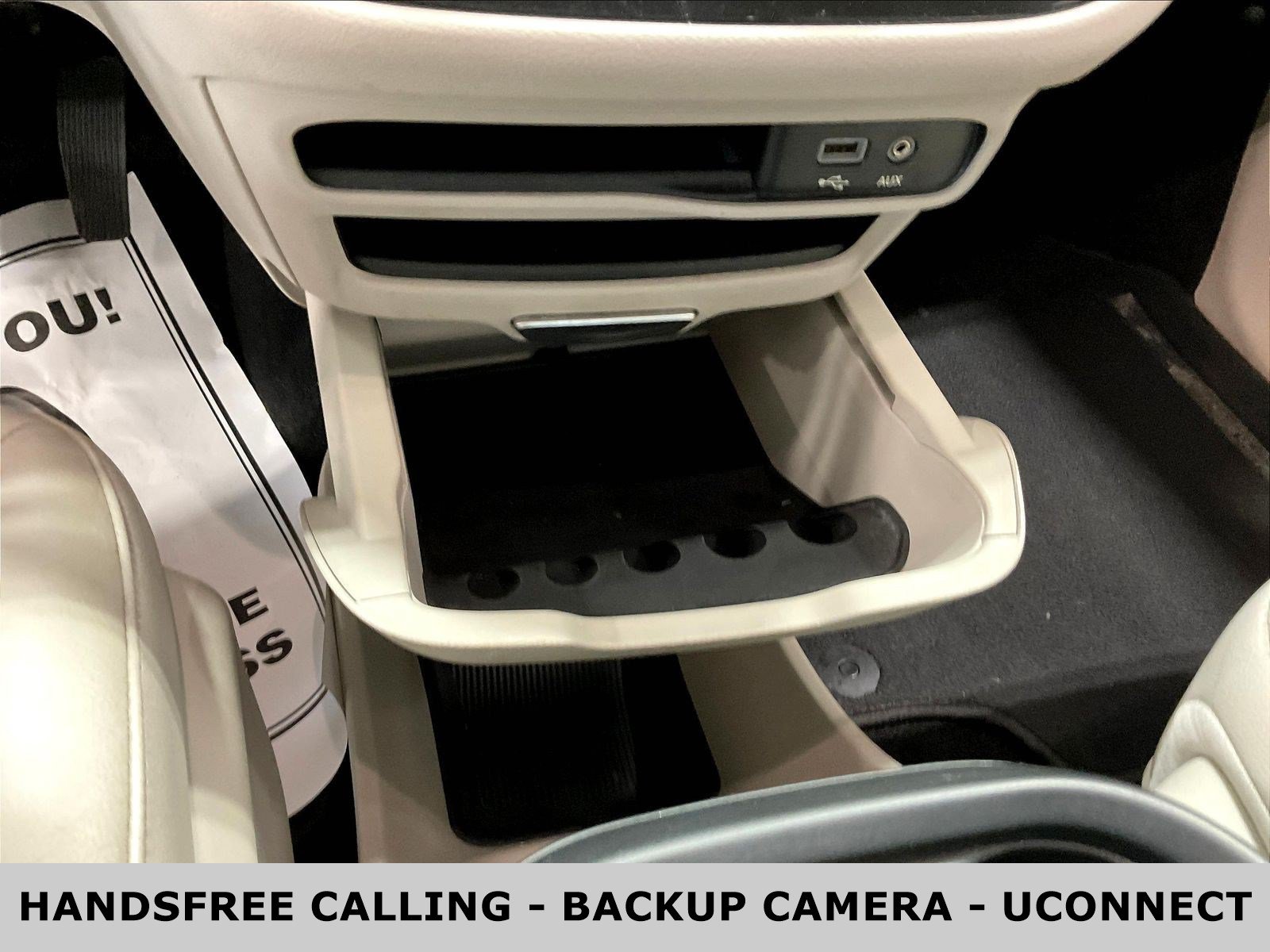 Used 2018 Chrysler Pacifica Touring-L FWD image 37