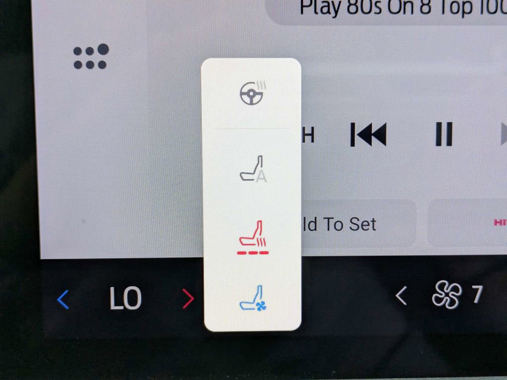 Used 2025 Ford Explorer ST image 31