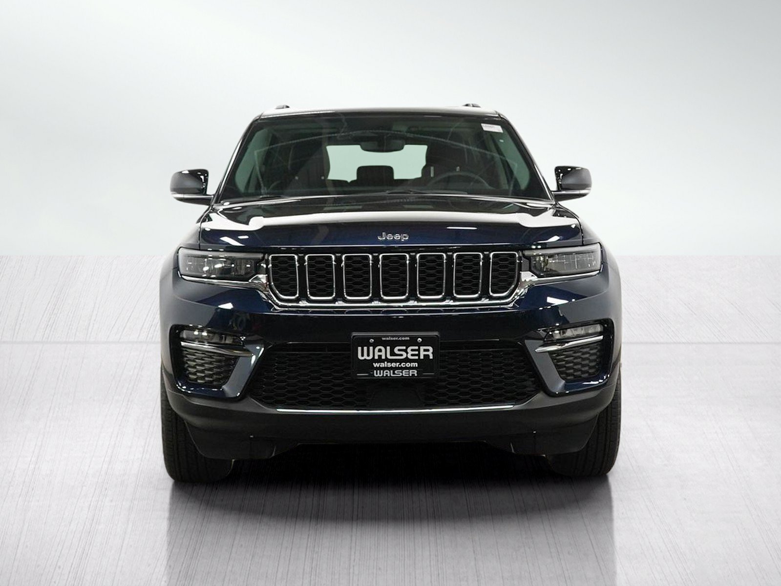Used 2023 Jeep Grand Cherokee Limited w/ Trailer Tow Prep Group (B) AWD/4WD image 8