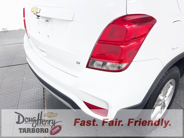 Used 2019 Chevrolet Trax LT w/ LT Convenience Package image 14