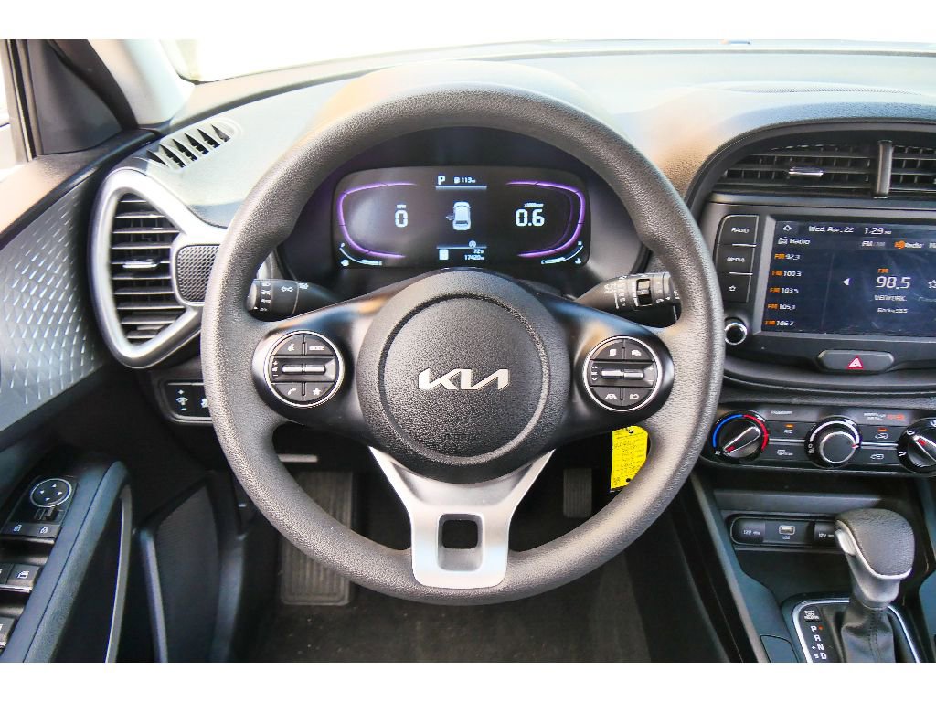Used 2023 Kia Soul LX w/ LX Technology Package FWD image 20