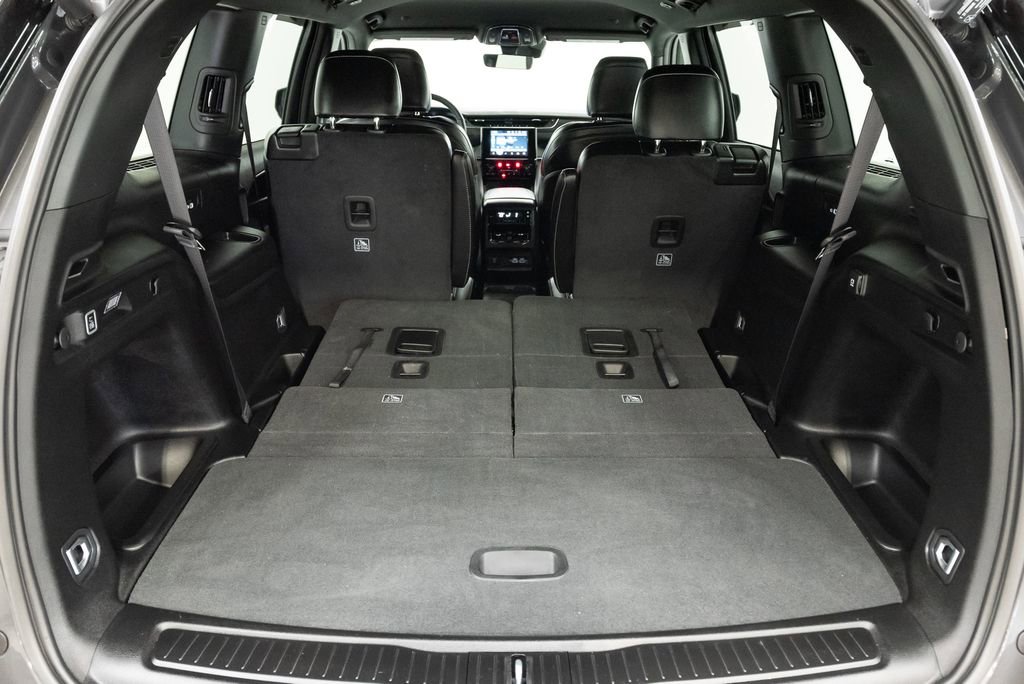 Used 2025 Jeep Grand Cherokee L Altitude image 30