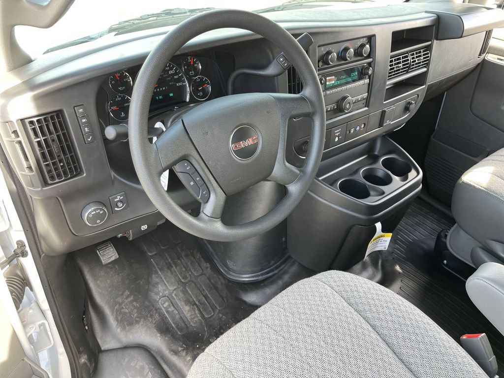New 2025 GMC Savana 3500 LS image 10