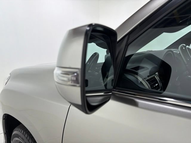 Used 2021 Lexus GX 460 Premium w/ Premium Package AWD/4WD image 9