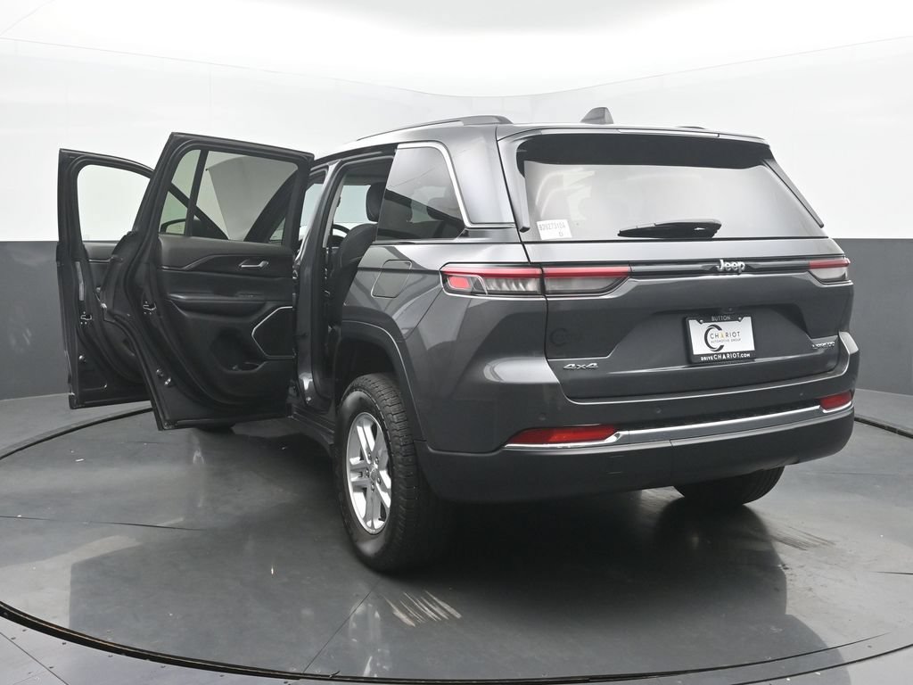 Used 2022 Jeep Grand Cherokee Laredo w/ Luxury Tech Group I AWD/4WD image 53