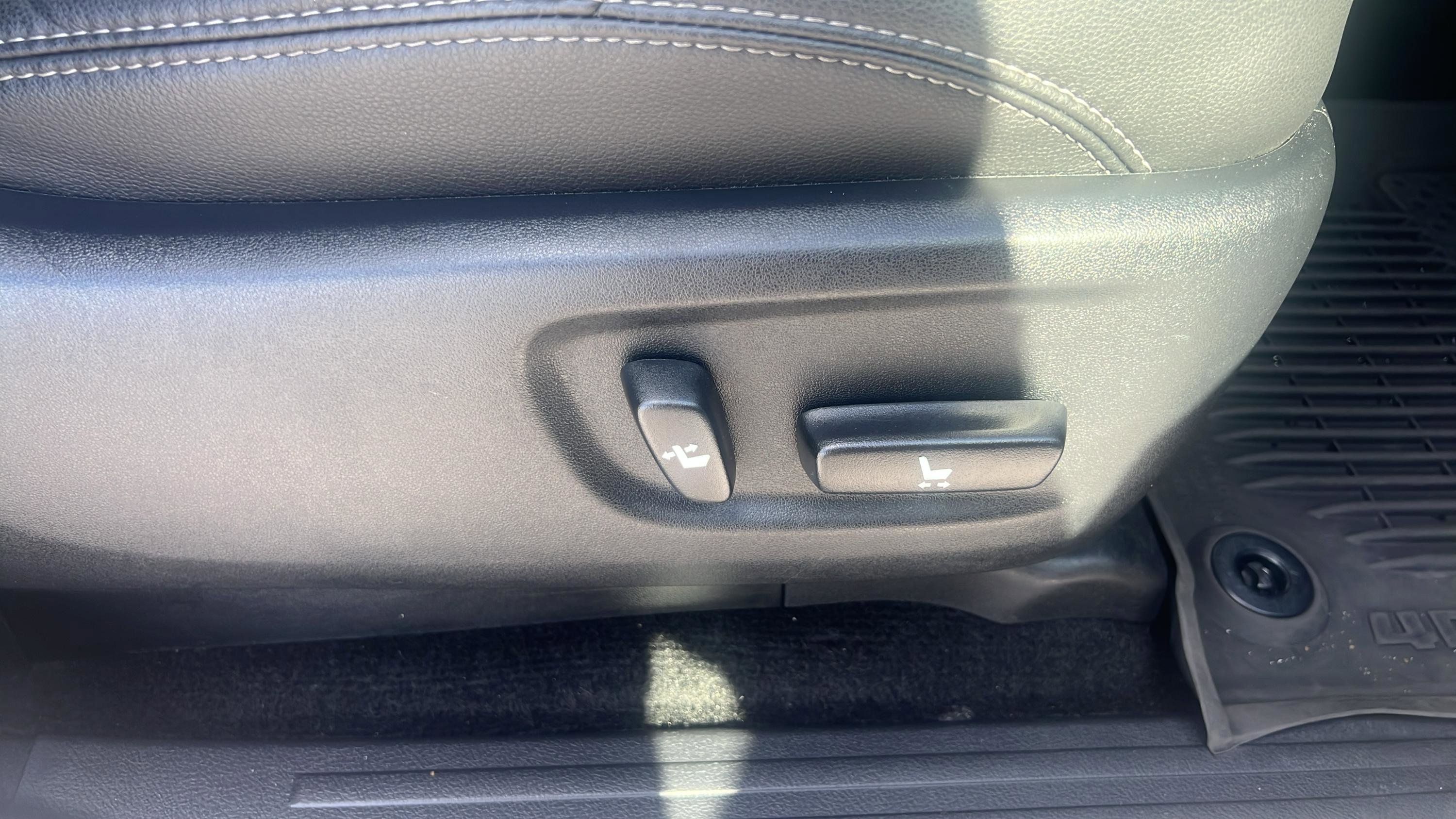 Used 2023 Toyota 4Runner SR5 Premium image 18