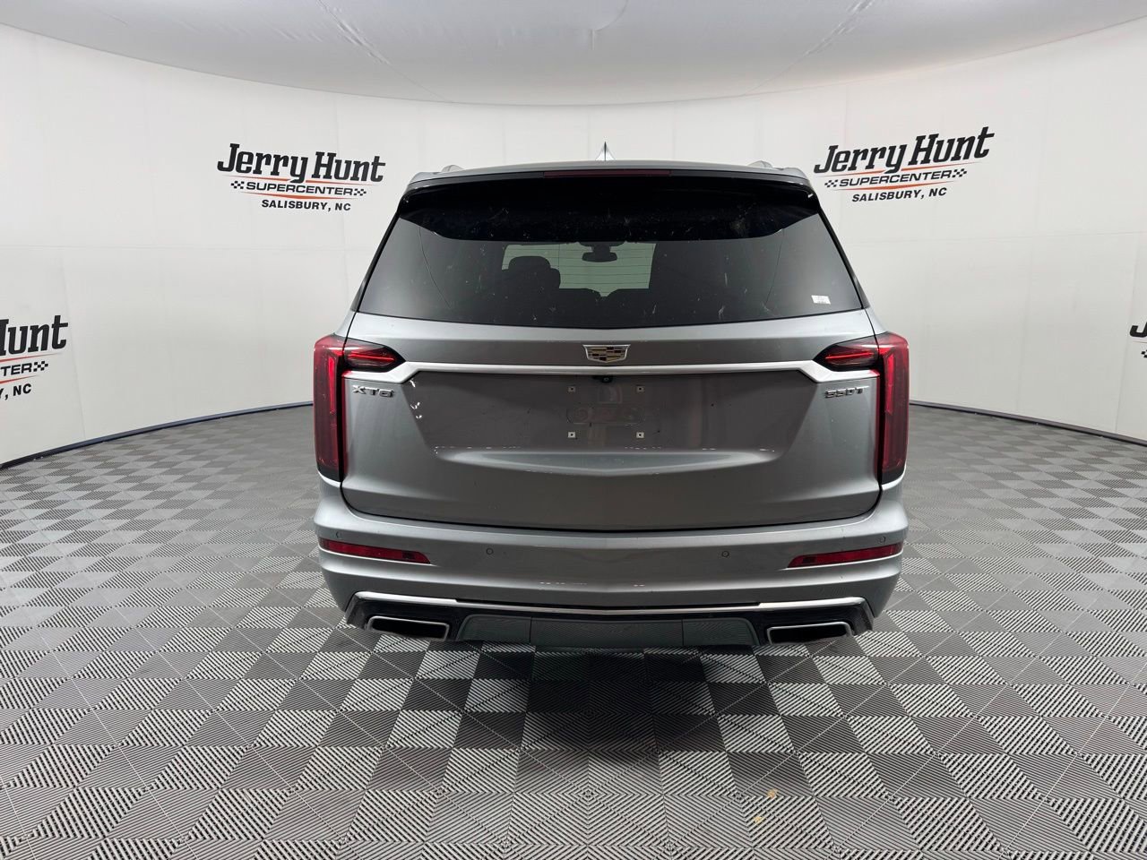 Used 2024 Cadillac XT6 Luxury image 10