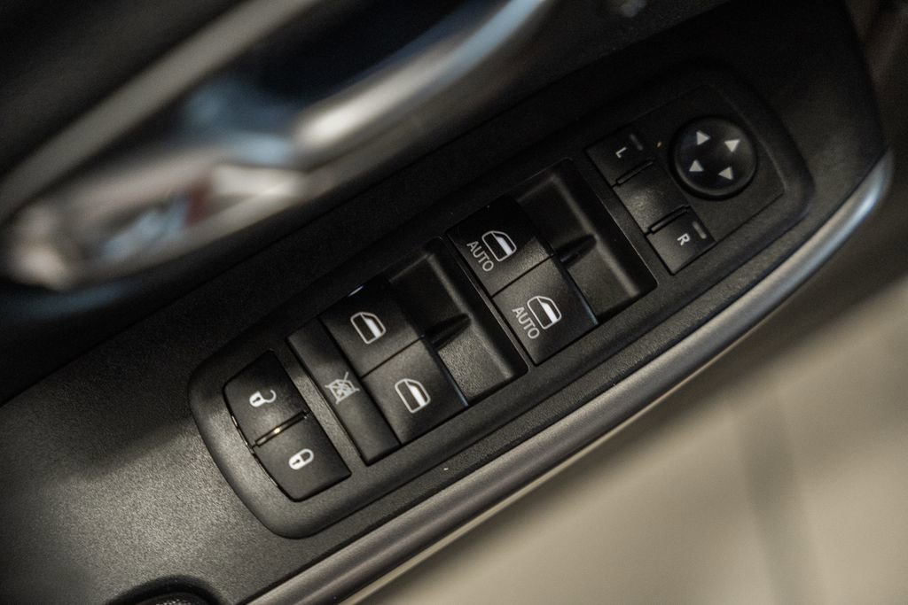 Certified 2019 Jeep Cherokee Limited w/ Trailer Tow Group image 43