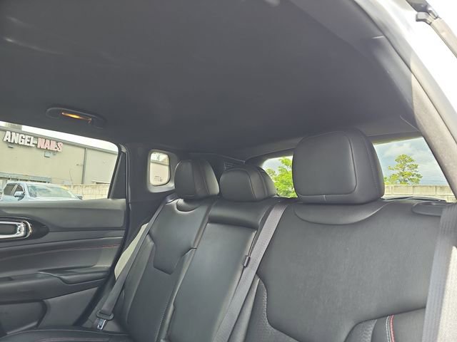 Used 2025 Jeep Compass Trailhawk AWD/4WD image 13