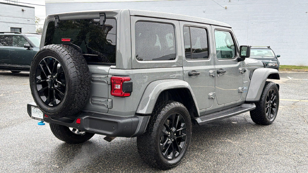 Used 2023 Jeep Wrangler Unlimited Sahara w/ Cold Weather Group AWD/4WD image 4