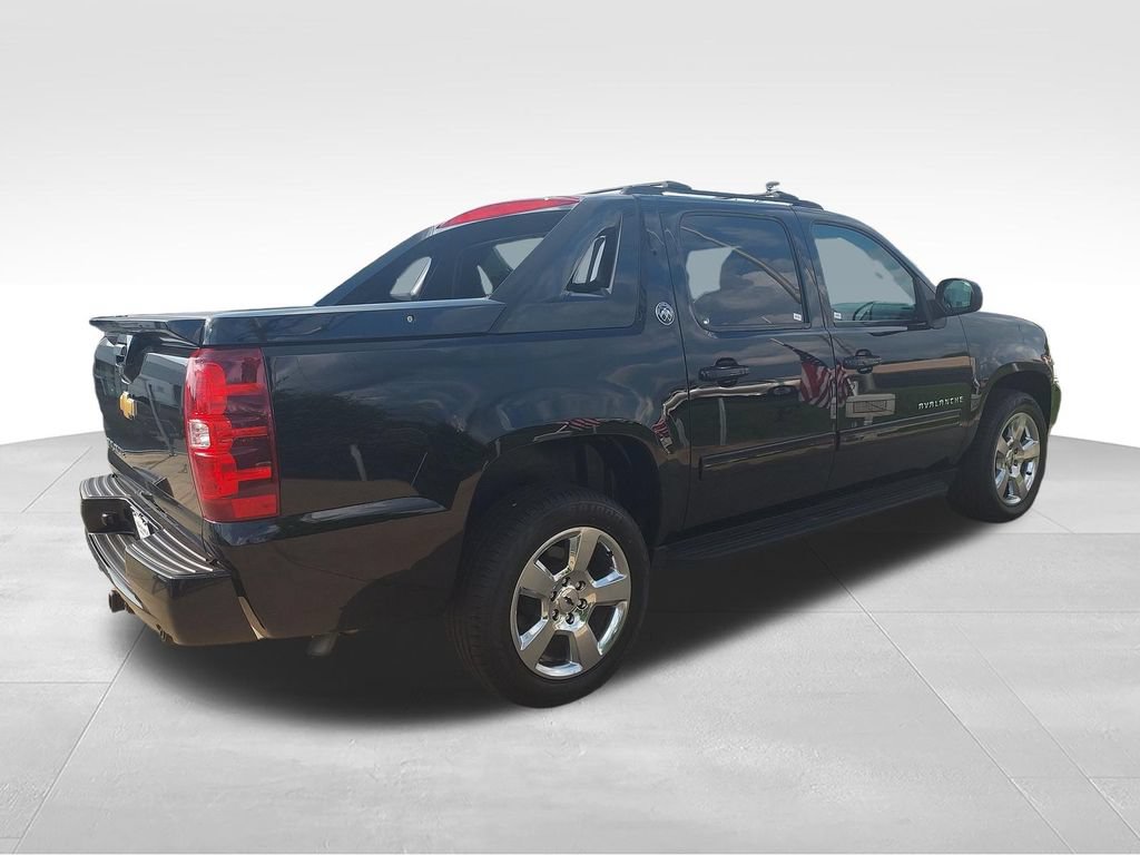 Used 2013 Chevrolet Avalanche LS RWD image 5