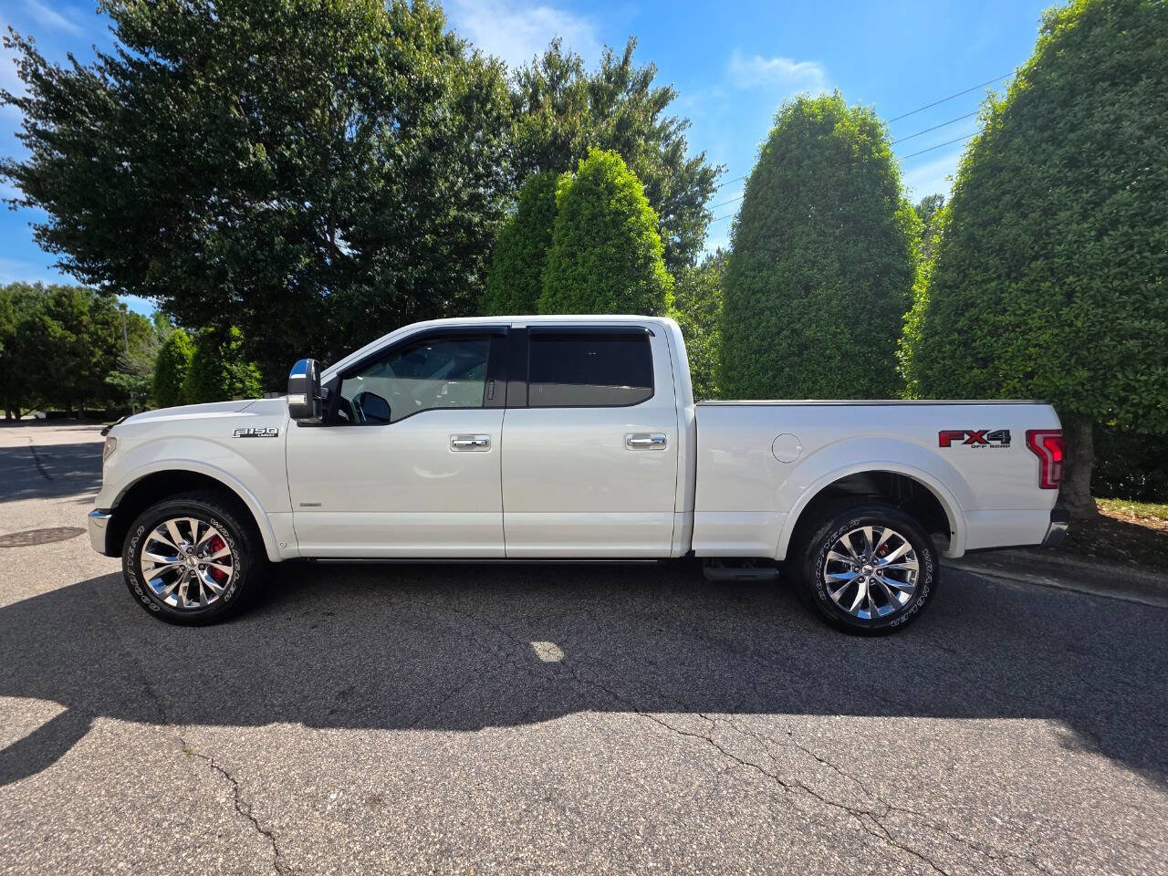 Used 2016 Ford F150 Lariat w/ Equipment Group 502A Luxury AWD/4WD image 2