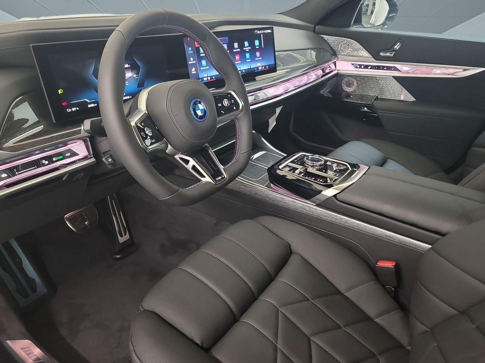 Used 2025 BMW i7 M70 image 4