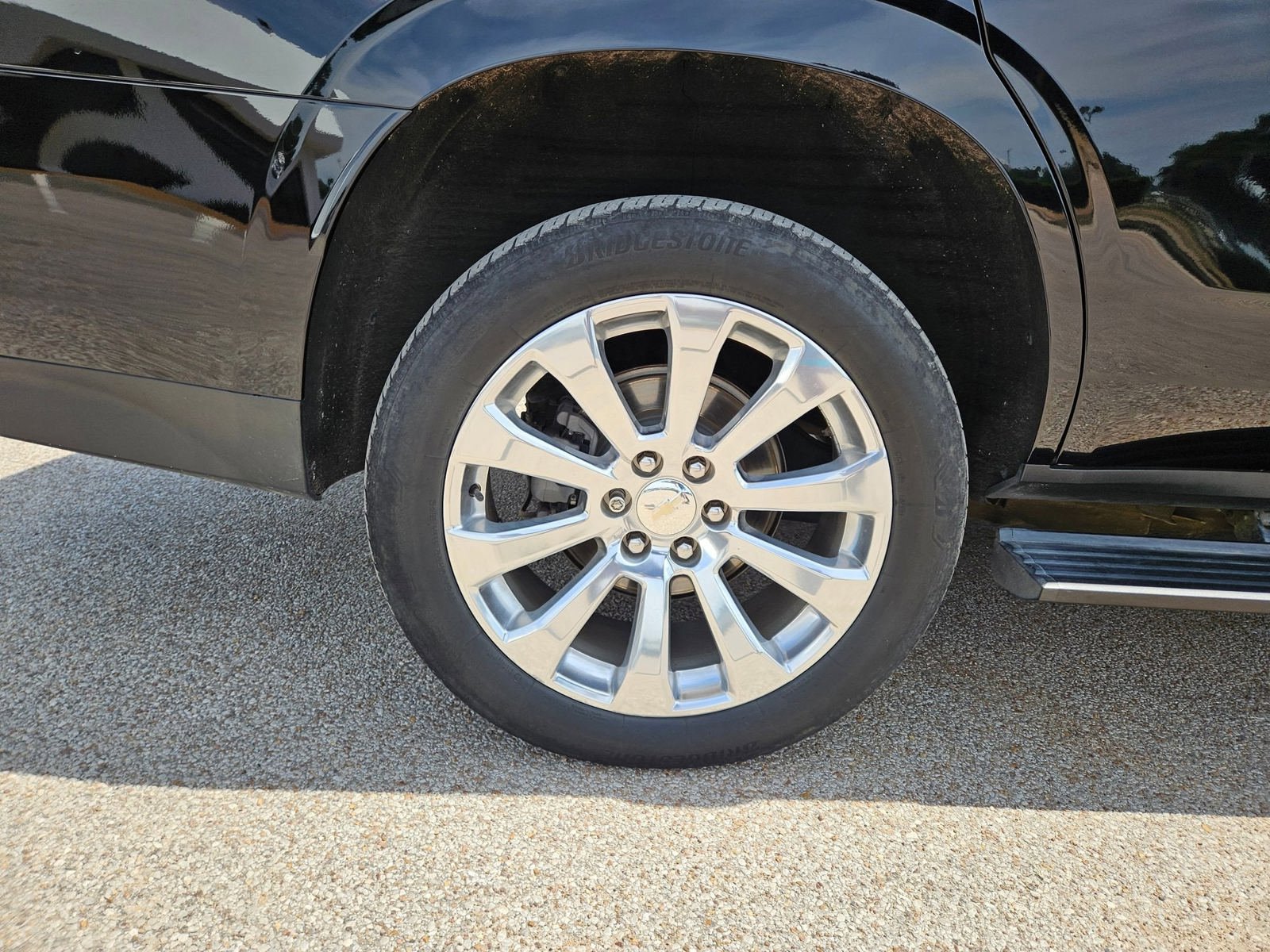 Used 2022 Chevrolet Tahoe Premier AWD/4WD image 32