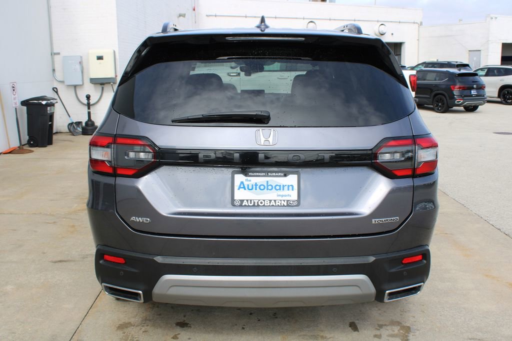 Used 2023 Honda Pilot Touring image 5