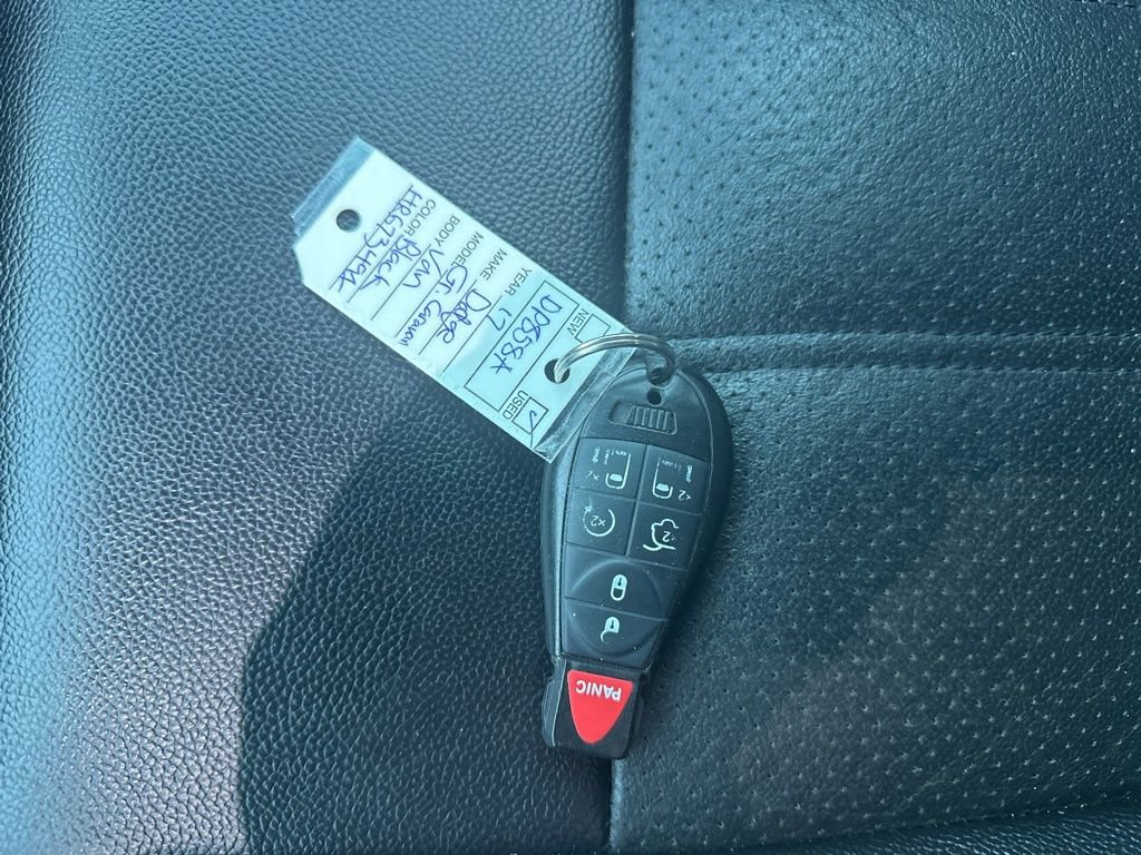 Used 2017 Dodge Grand Caravan GT image 30