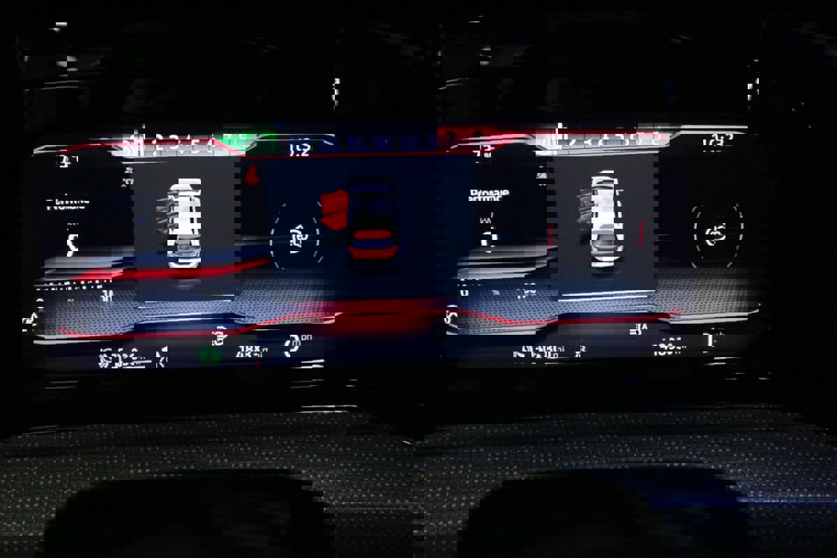 Used 2024 Volkswagen Golf R image 23