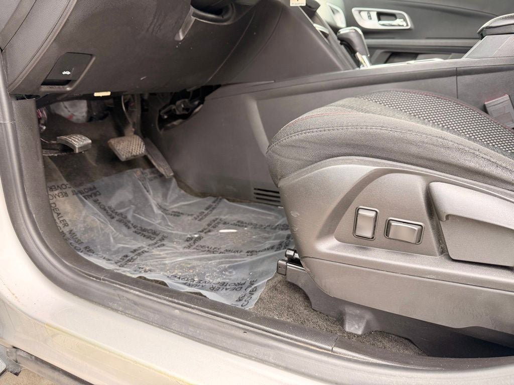 Used 2017 Chevrolet Equinox LS FWD image 25