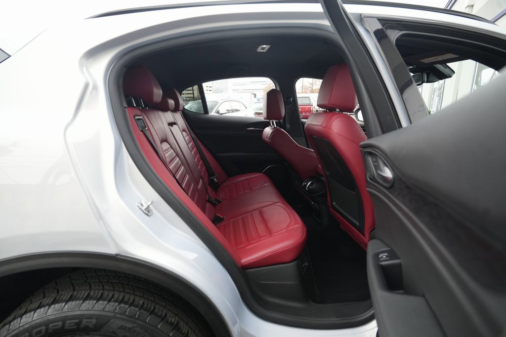 Used 2022 Alfa Romeo Stelvio Sprint image 21
