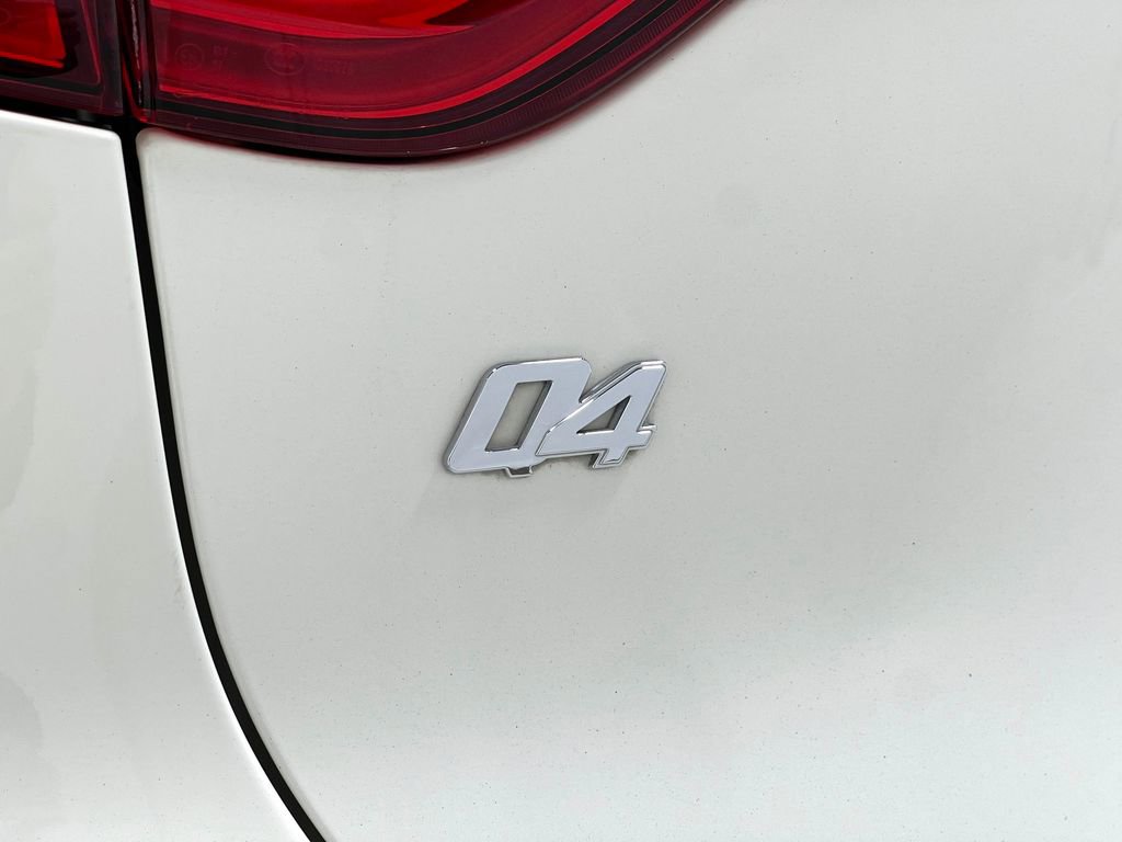 Used 2020 Maserati Levante image 42