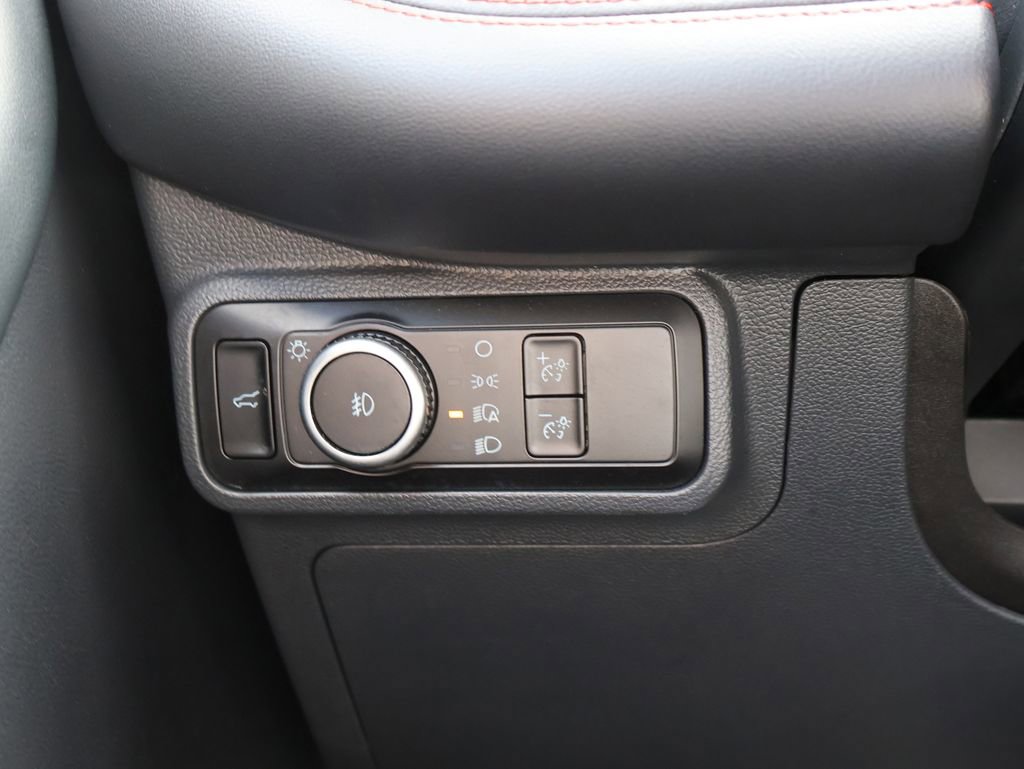 Certified 2025 Ford Explorer ST-Line w/ ST-Line Street Pack image 33