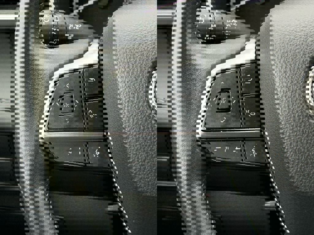 Used 2021 Toyota Highlander XLE image 20