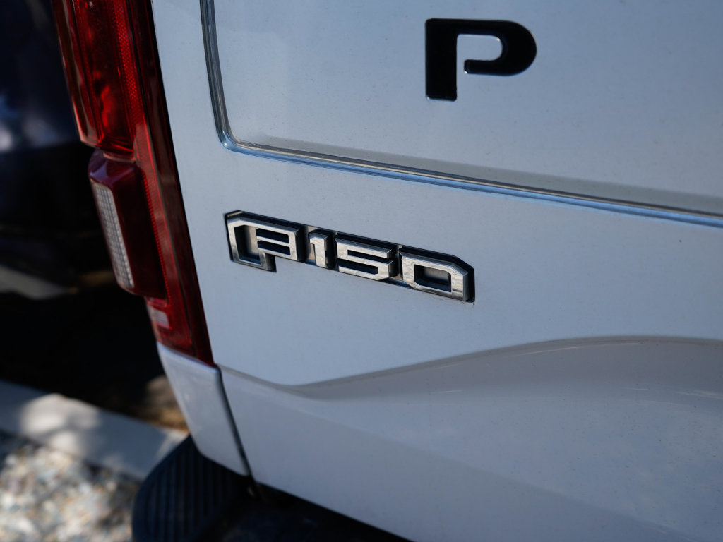 Used 2015 Ford F150 Platinum w/ Technology Package AWD/4WD image 8