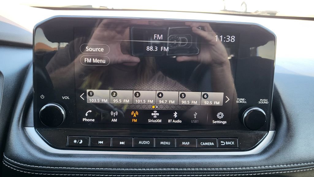 Used 2022 Nissan Rogue SL w/ SL Premium Package image 32