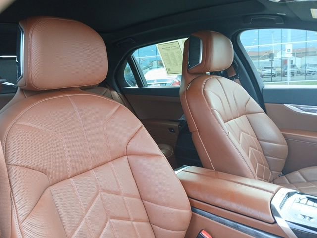 Used 2024 BMW 760i xDrive w/ Premium Package 2 image 18