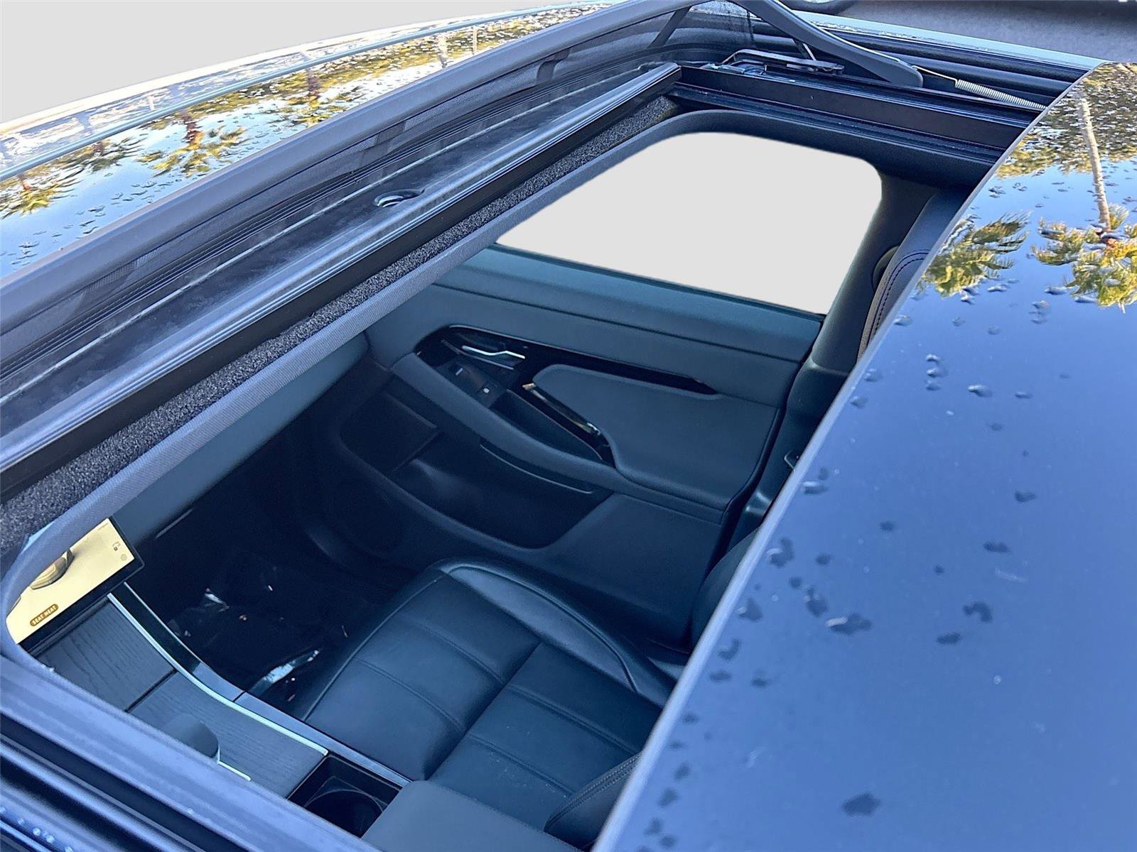 Used 2024 Land Rover Range Rover Evoque Dynamic SE image 24